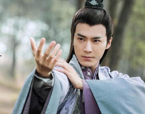 穿越到娱乐圈吃瓜双男主小说