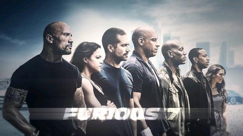 速度与激情经典图片,燃烧的赛道，激情四溢的瞬间